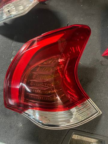 Фара задня права зовнішня 9805510480 PEUGEOT