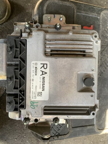 Блок двигуна 23710HX49D NISSAN