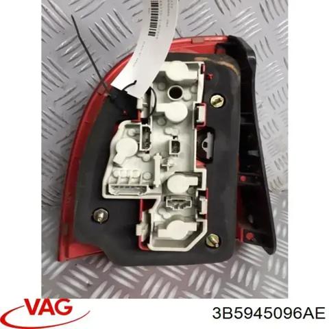 Ліхтар задній правий 3B5945096AE VAG