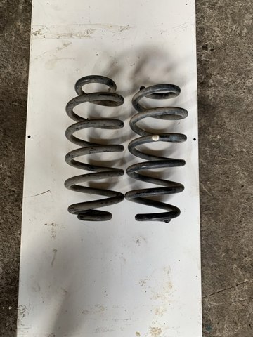 Пружина підвіски задня 550204EA1B NISSAN