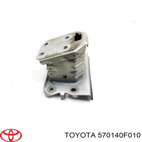 Кронштейн підсилювача переднього бампера 570140F010 TOYOTA