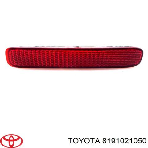 Правий катафот заднього бампера 8191021050 TOYOTA