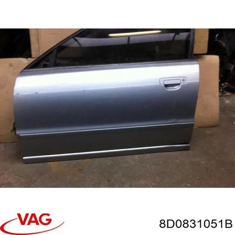 Дверь передня ліва 8D0831051B VAG