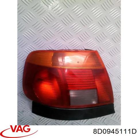 Задня ліва фара 8D0945111D VAG