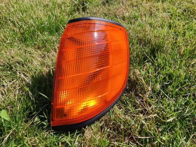 Лівий покажчик повороту 1305233932 MERCEDES
