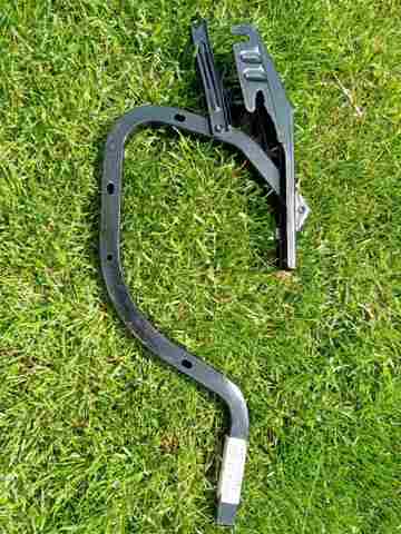 Кріплення кришки багажника 6451033060 TOYOTA