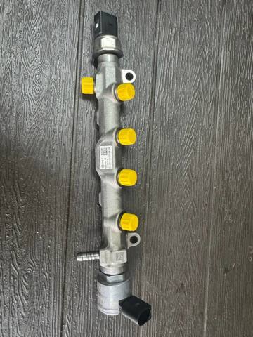Паливна рампа 04L130089G VAG