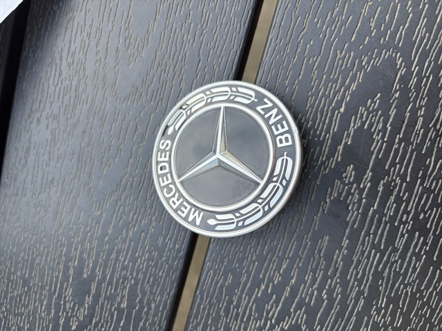 Фірмовий значок капота A0008171601 MERCEDES