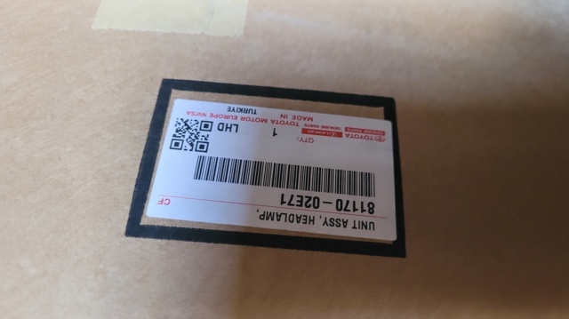Фари 8117002E71 TOYOTA