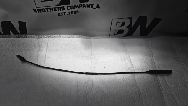Трос відкриття капота, передній 11B823531A VAG