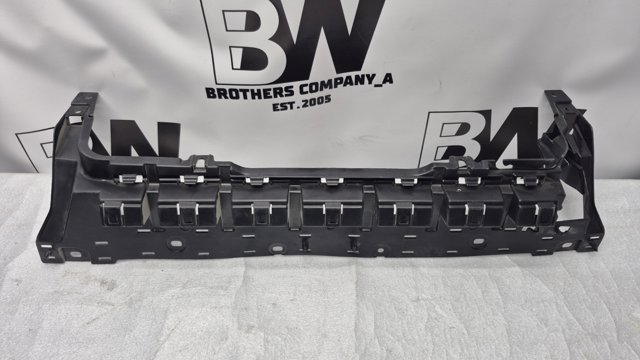 Кронштейн бампера заднього, центральний 51127400674 BMW