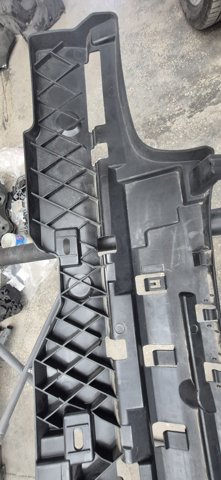 Кронштейн бампера заднього, центральний 51129498619 BMW