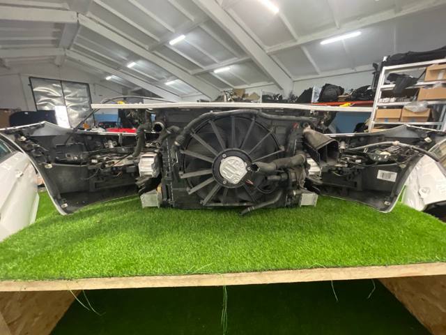 Балка бампера переднього 51117385288 BMW