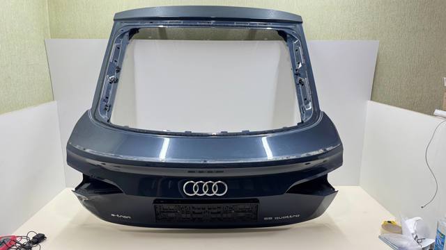 Двері багажника 4KE827025B VAG