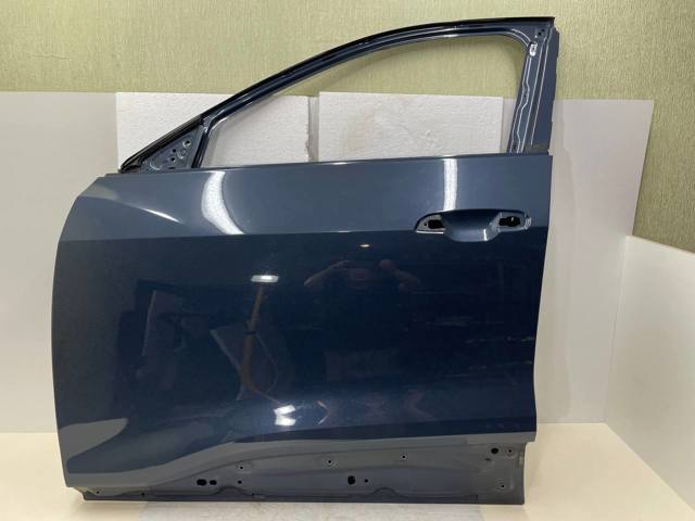 Двері кабіни 4KE831051B VAG