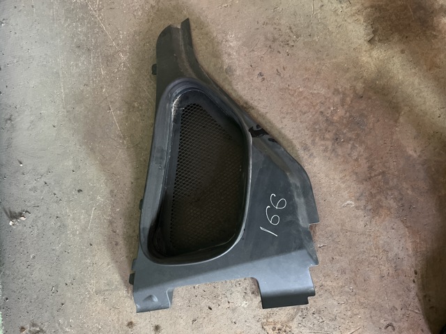 Водостік лобового скла, жабо A1668300013 MERCEDES