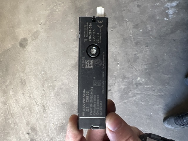 Підсилювач сигналу антени A2229055804 MERCEDES