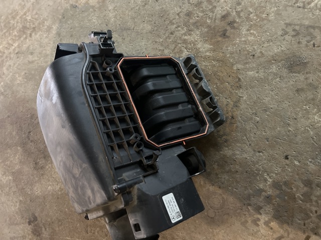 Коробка фільтра A2740900001 MERCEDES
