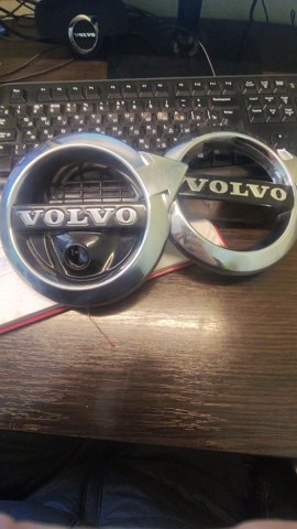 Емблема решітки радіатора 31383854 VOLVO