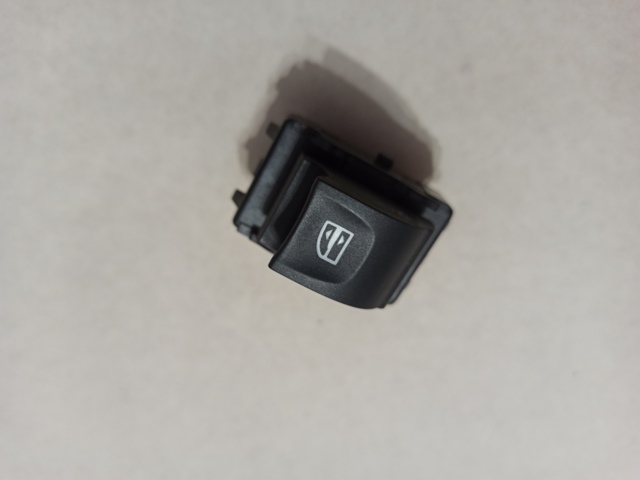 Кнопка підйомника заднього скла 254010003R RENAULT