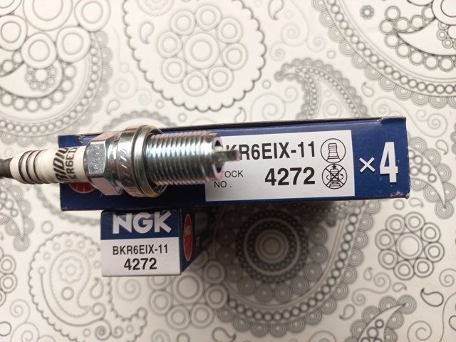 Свічки автомобільні BKR6EIX11 NGK