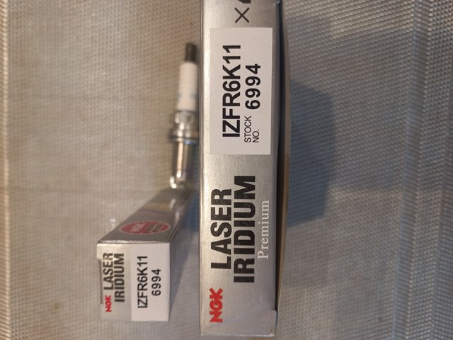 Свічки IZFR6K11 NGK
