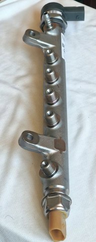 Розподільник палива 03L130089A VAG