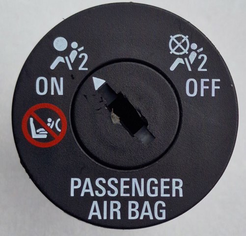 Кнопка відключення подушок безпеки AIRBAG 13577258 OPEL