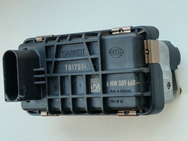 Блок управління турбіною 6NW009660 HELLA