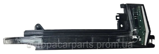 Покажчик повороту дзеркала, правий 8K0949102E VAG
