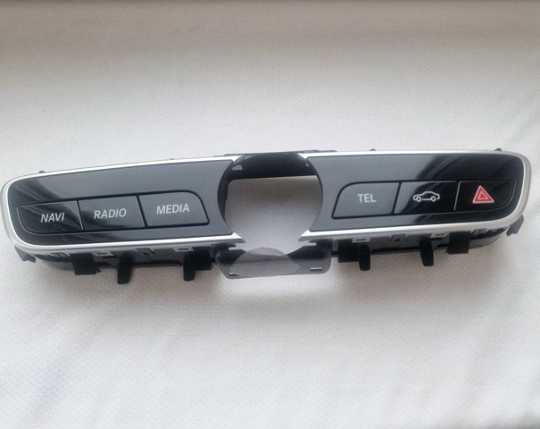 Блок кнопок центральної консолі A2139056508 MERCEDES
