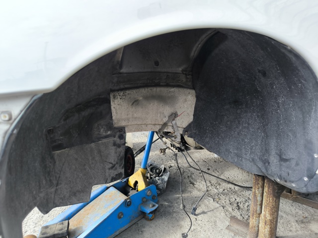 Підкрилок передній лівий 30655665 VOLVO