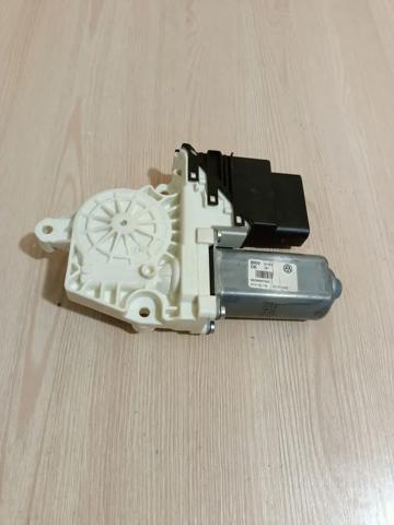 Склопідйомник задніх правих дверей 1K0959704C VAG
