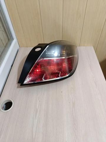 Задні ліхтарі 24451834 OPEL