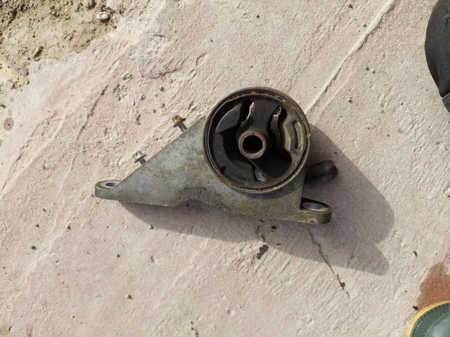 Подушка двигуна передня 24459755 OPEL