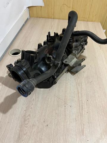 Колектор впускний 55571993 OPEL