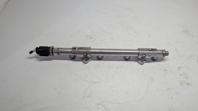Розподільник палива 04E133320D VAG