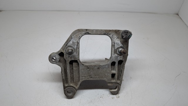 Кронштейн подушки КПП 112228161R RENAULT