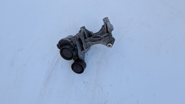 Кронштейн генератора 117105124R RENAULT