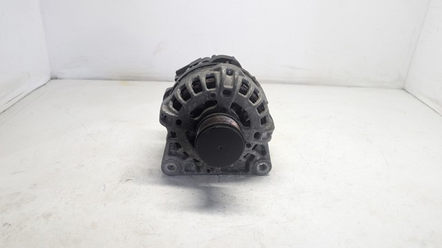 Генератор автомобільний 231005933R RENAULT