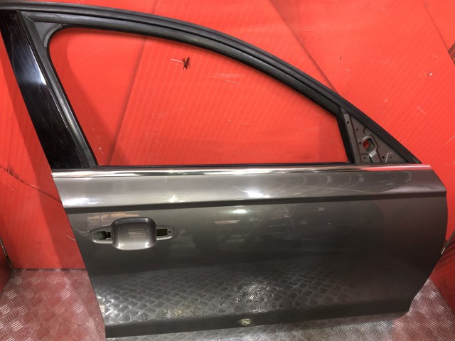 Дверка передня права 4G0831052 VAG