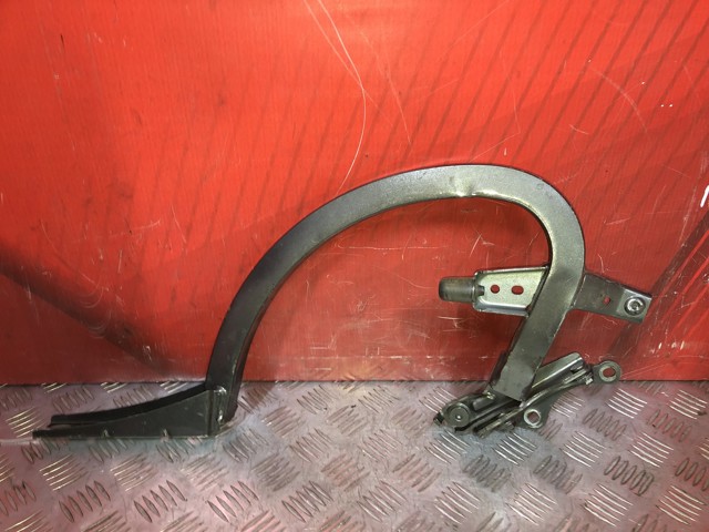 Завіса кришки багажника 4G5827302 VAG