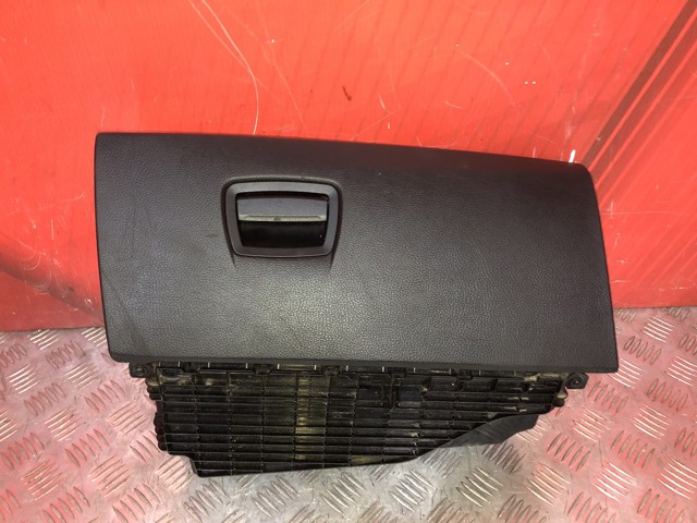 Кришка ящика рукавички (бардачка) 51169173907 BMW