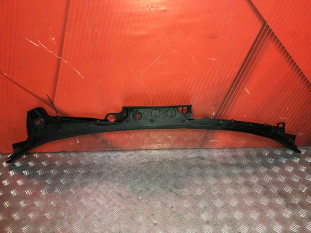 Жабо 51717184563 BMW