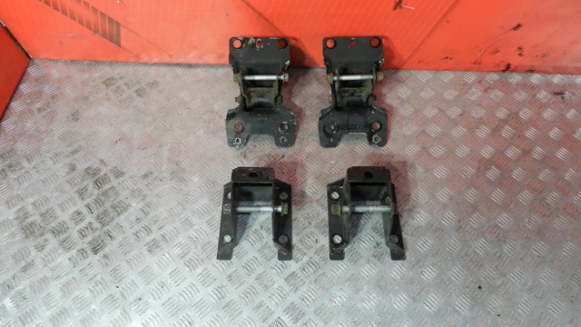 Кронштейн ресори заднього моста 552020006R RENAULT