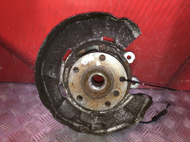 Цапфа поворотного кулака 6775853 BMW