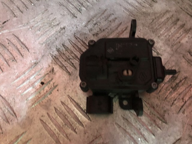 Мотор-привід відкриття лючка бака 788261002R RENAULT
