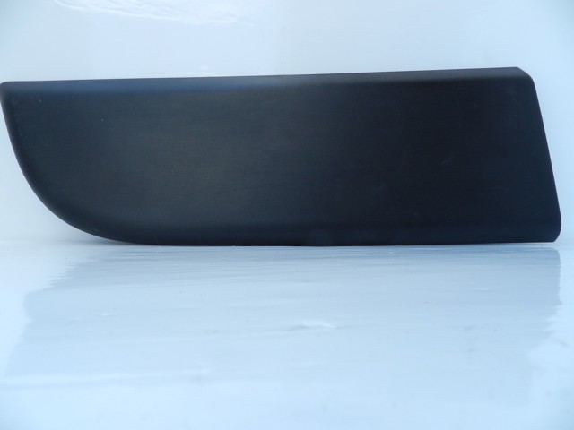 Молдинг передньої лівої двері, нижній 808210166R RENAULT
