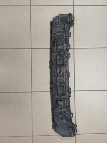 Кронштейн бампера заднього, центральний 51127400674 BMW