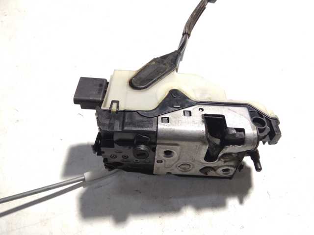 Замок двері правої передньої 9136GR PEUGEOT